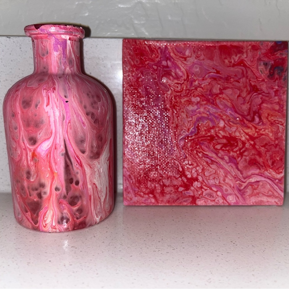 Abstract Pink and Red Art Vase and Canvas Set